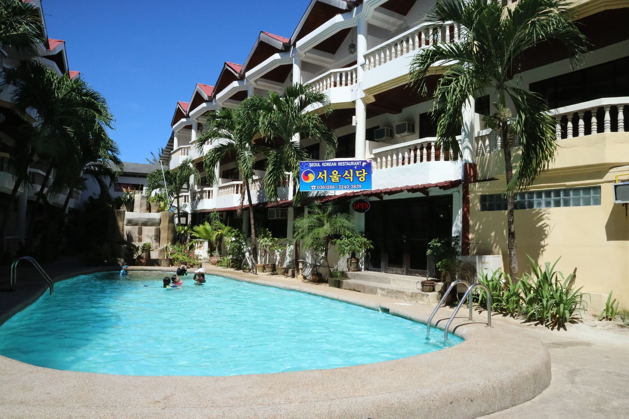 Boracay Peninsula Resort Balabag  Exterior photo